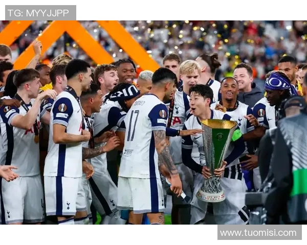 热刺主场击败曼联,继续保持联赛不败的壮举 热刺主场击败曼联,继续保持联赛不败的壮举