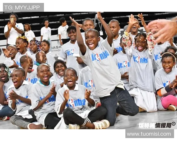 迪瓦茨与姚明的篮球传奇对决与友谊的深厚情谊探讨 迪瓦茨与姚明的篮球传奇对决与友谊的深厚情谊探讨